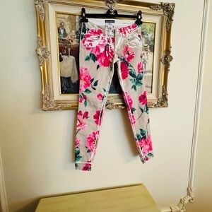 Dolce & Gabbana pants size 0  in very good condition conditions